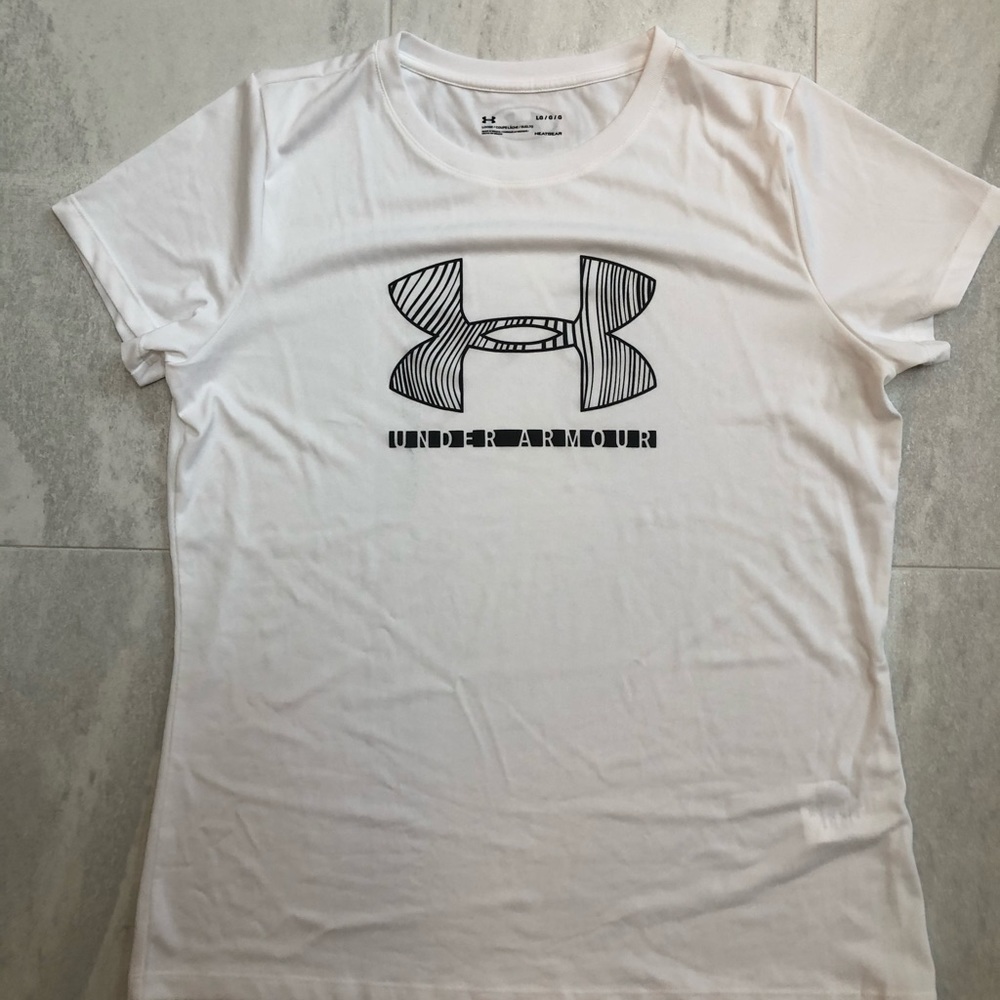 NWOT under Armour t-shirt